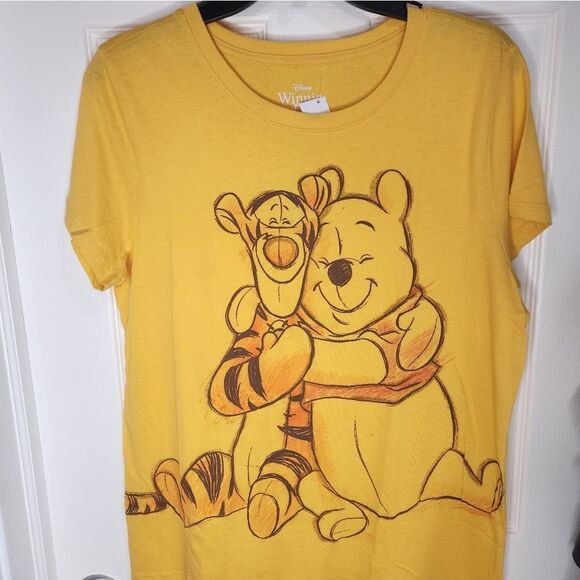 Disney Winnie The Pooh And Tigger Short Sleev Tshirt Size M NWT - Picture 1 of 3